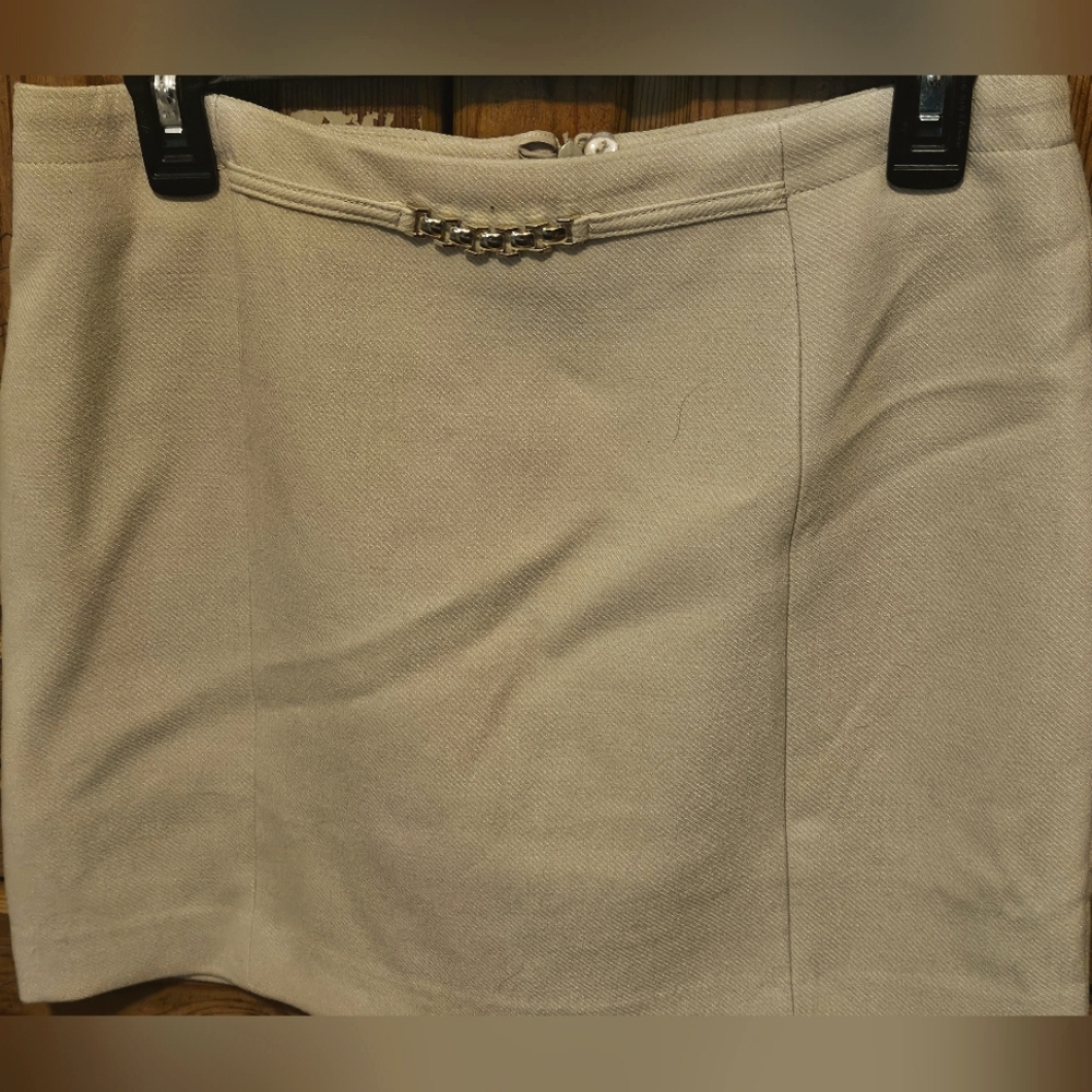 H&M Cream Mini - Size 8